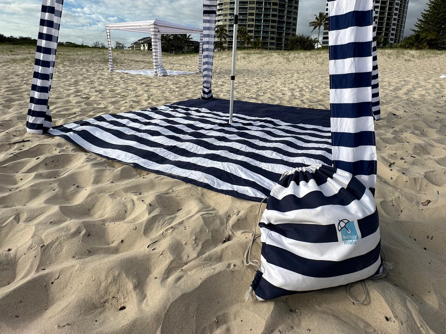 2.5m x 2.5m Navy Striped Beach Mat with Hole + Beach Bag