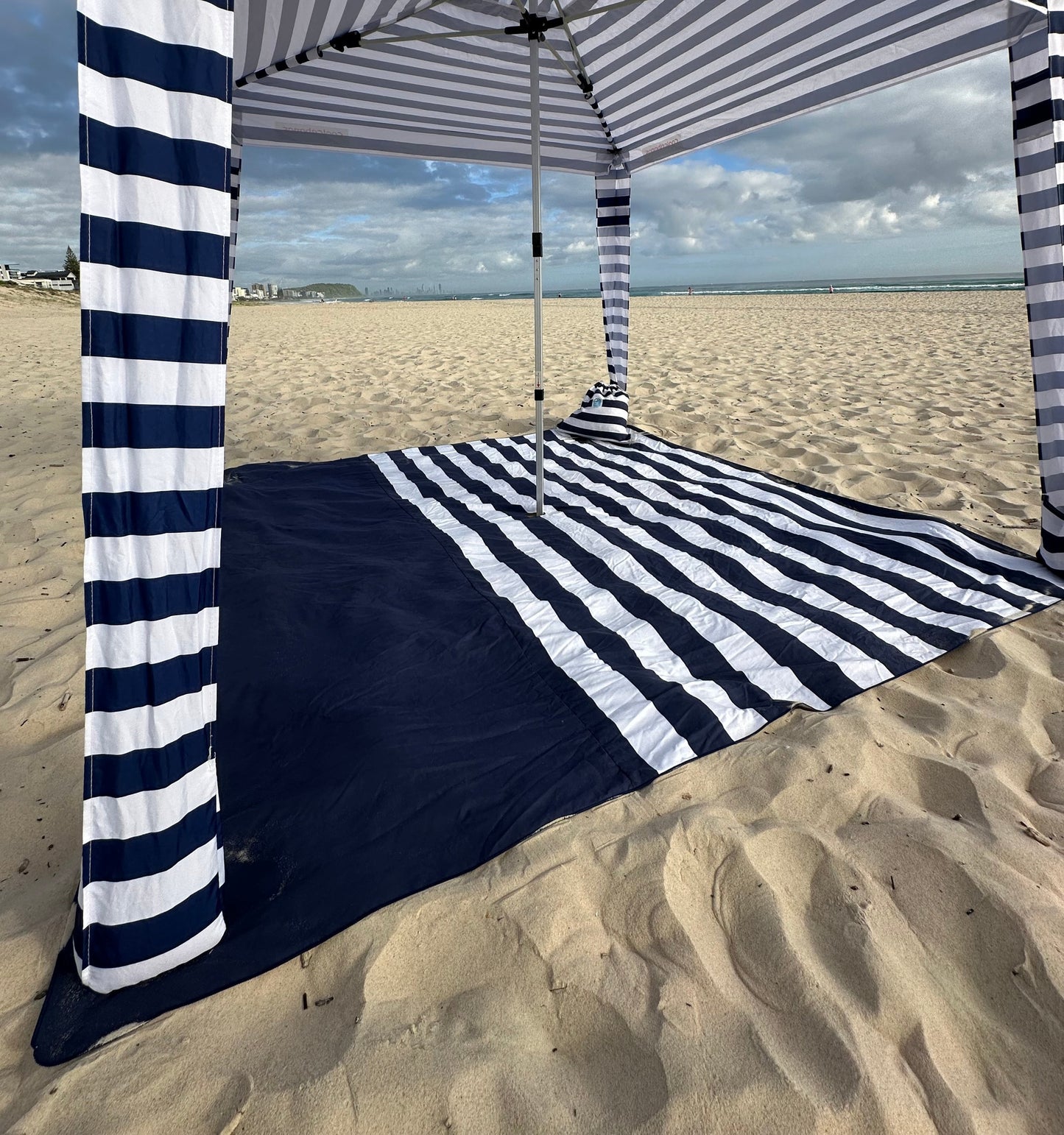 2.5m x 2.5m Navy Striped Beach Mat with Hole + Beach Bag